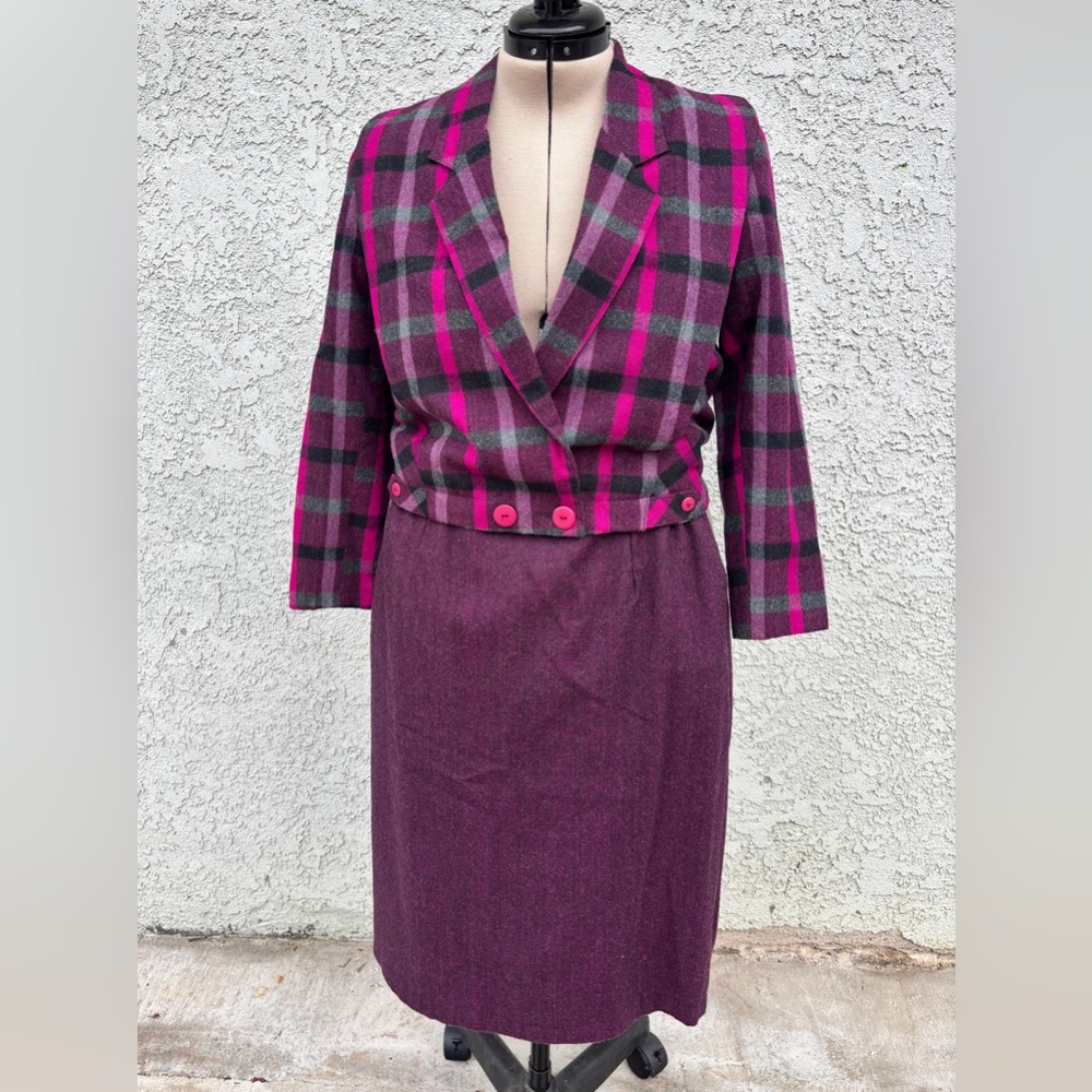 Vintage 80’s does 40’s hot pink suit wool blend, two piece skirt set size small